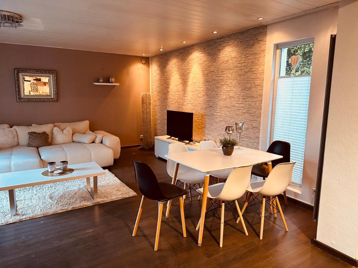 4 Zimmer 11 Personen Wohnung Garten Terrasse Grill 2 Badezimmer Wuppertal Zewnętrze zdjęcie