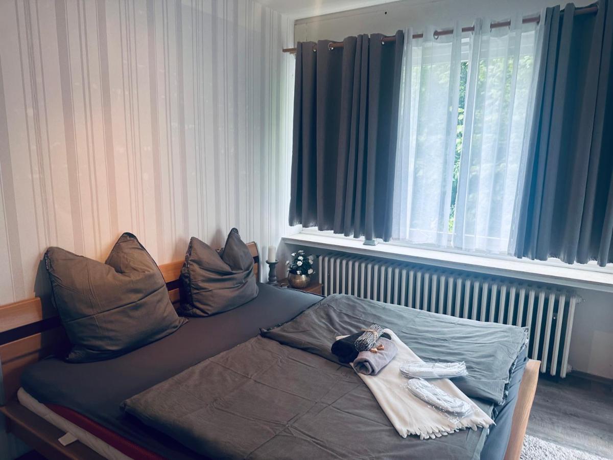 4 Zimmer 11 Personen Wohnung Garten Terrasse Grill 2 Badezimmer Wuppertal Zewnętrze zdjęcie