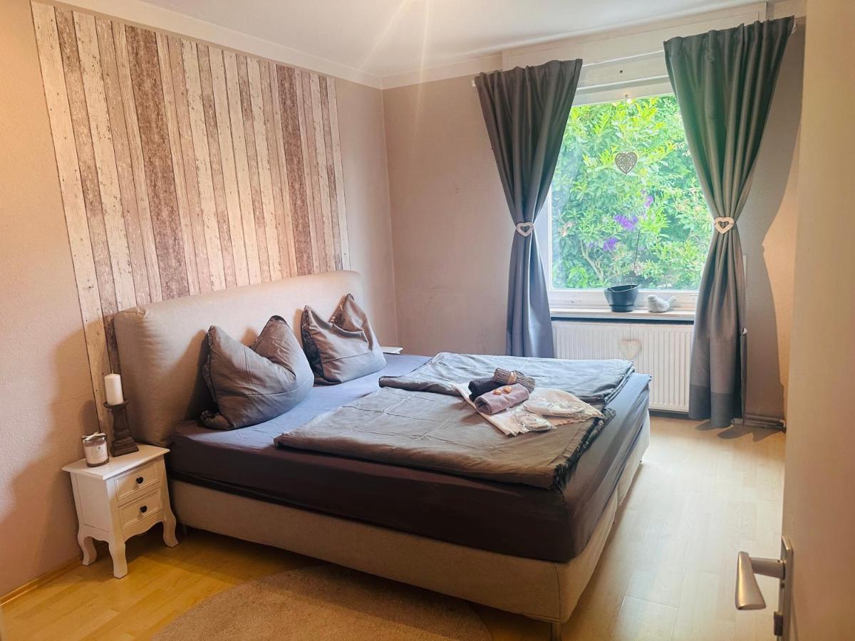 4 Zimmer 11 Personen Wohnung Garten Terrasse Grill 2 Badezimmer Wuppertal Zewnętrze zdjęcie