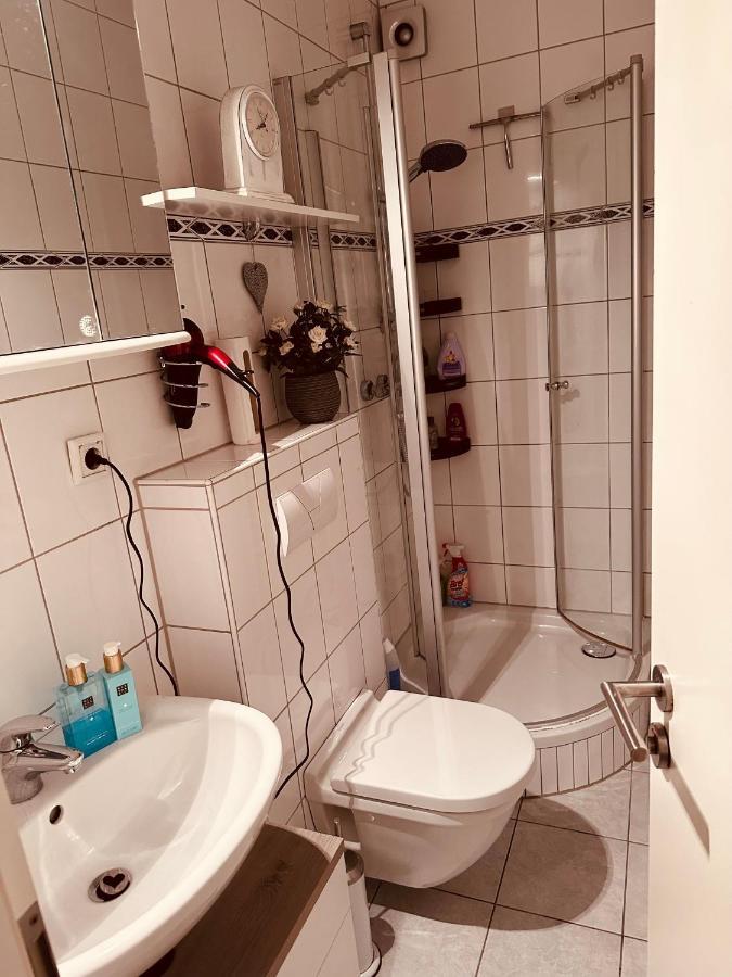 4 Zimmer 11 Personen Wohnung Garten Terrasse Grill 2 Badezimmer Wuppertal Zewnętrze zdjęcie